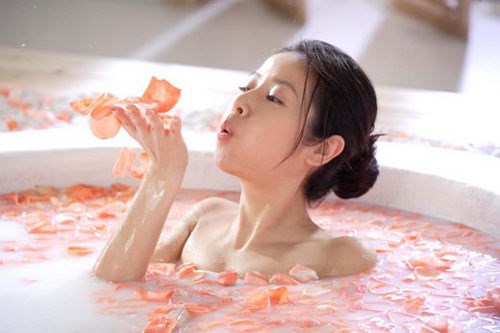 Bạn đã nghe tới cách giảm béo nhờ tắm nước ấm Cach_giam_beo_bang_nuoc_am__2